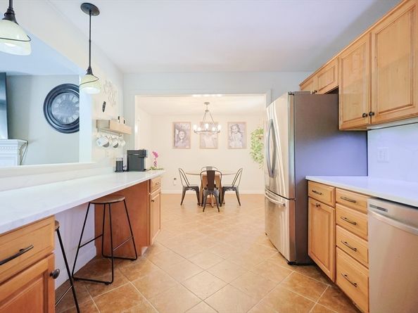 582 Pleasant St, Marlborough MA 01752