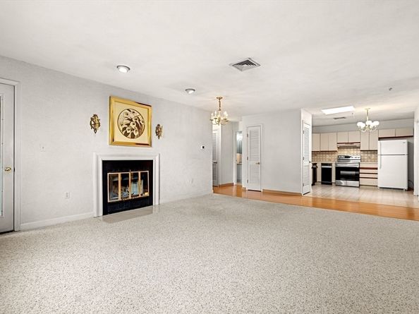 9 Thomas Street C5, Saugus MA 01906