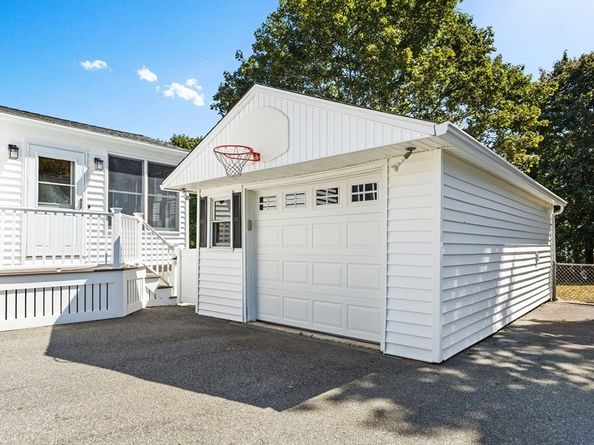 30 Samoset Road, Woburn MA 01801