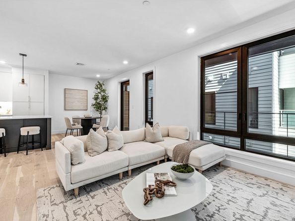 33 A St. 404, Boston MA 02127
