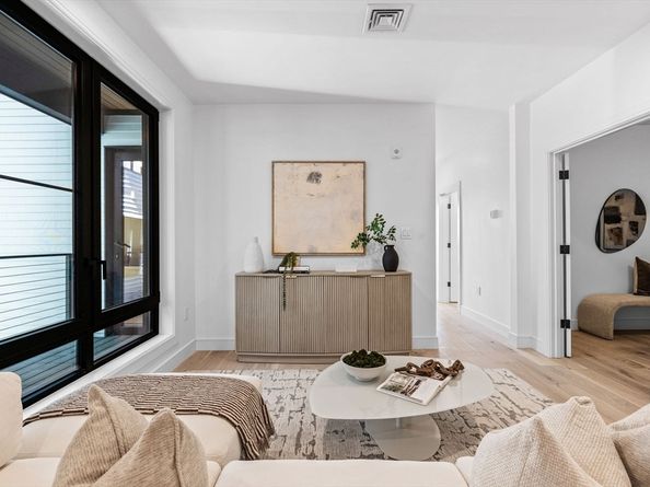 33 A St. 404, Boston MA 02127