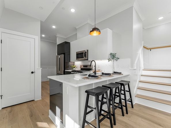 115-I Thurston St I, Somerville MA 02145