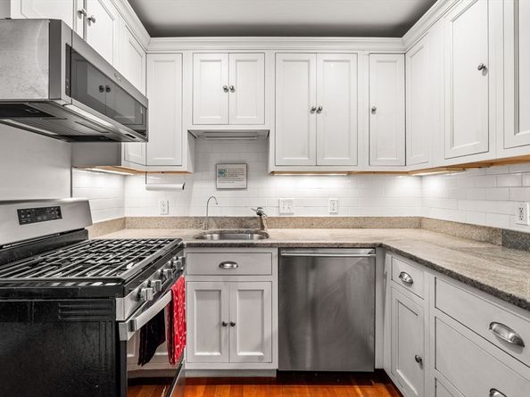 11 Revere St 6, Boston MA 02130