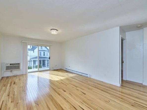 87 Cedar St 10, Malden MA 02148