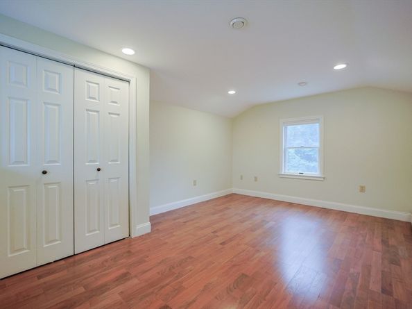 16-18 Beacon Pl, Melrose MA 02176