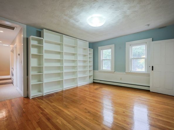 16-18 Beacon Pl, Melrose MA 02176