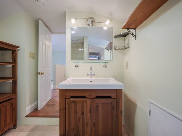 16-18 Beacon Pl, Melrose MA 02176