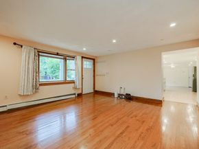 16-18 Beacon Pl, Melrose MA 02176