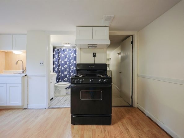 16-18 Beacon Pl, Melrose MA 02176