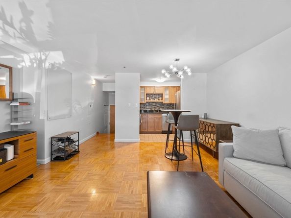 357 Commercial St. 17, Boston MA 02109