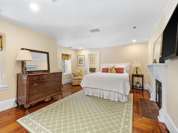 33 Fearing Rd, Hingham MA 02043