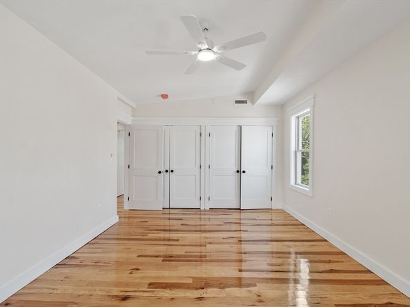 67 Essex St 2, Salem MA 01970