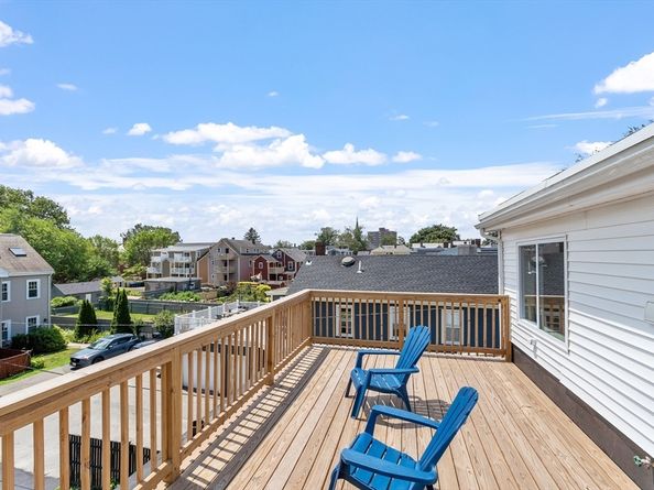 67 Essex St 2, Salem MA 01970