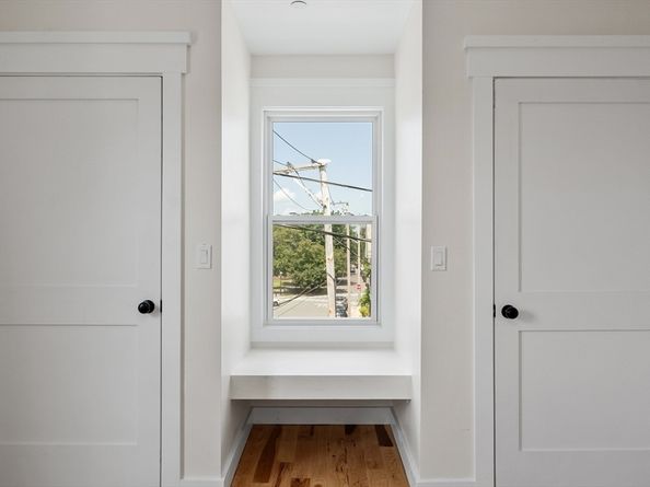 67 Essex St 2, Salem MA 01970