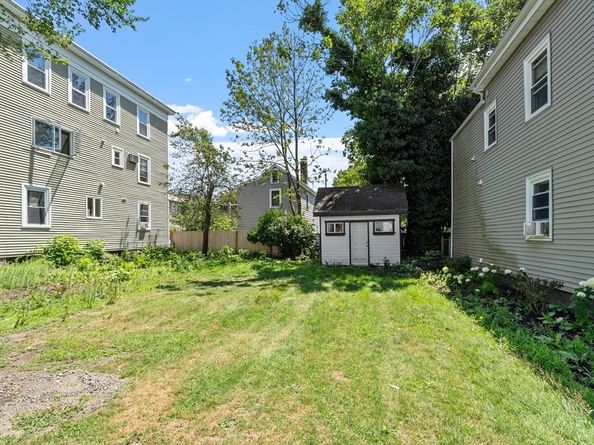 67 Essex St 2, Salem MA 01970