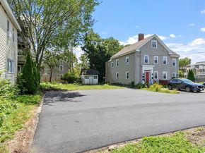 67 Essex St 2, Salem MA 01970