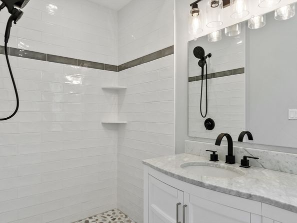 67 Essex St 2, Salem MA 01970