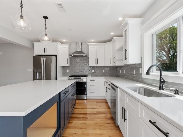 67 Essex St 2, Salem MA 01970