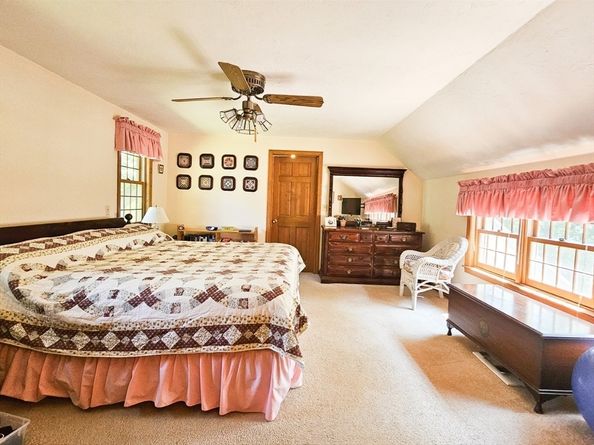 10 Karen Ave, Shrewsbury MA 01545