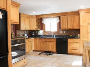 10 Karen Ave, Shrewsbury MA 01545