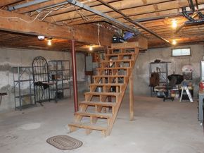 10 Karen Ave, Shrewsbury MA 01545