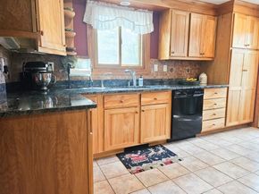 10 Karen Ave, Shrewsbury MA 01545