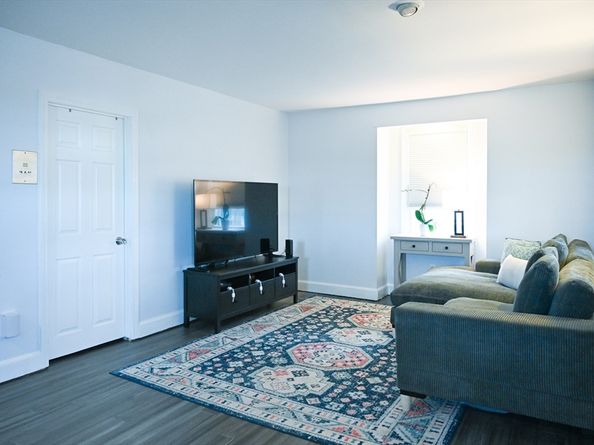 23 Chestnut St 5, Chelsea MA 02150