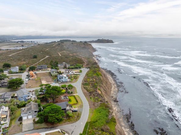 20 Madrone Avenue, Moss Beach CA 94038