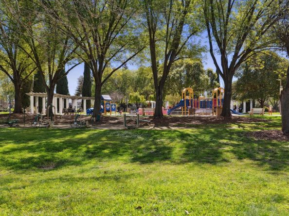 1612 Parkview Green Circle, San Jose CA 95131