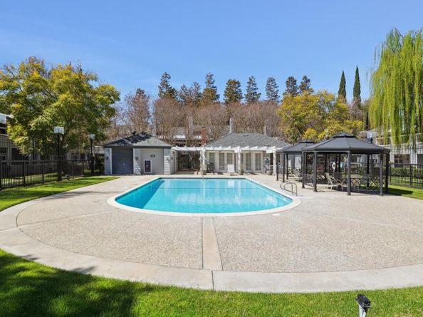 1612 Parkview Green Circle, San Jose CA 95131