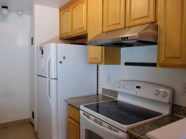 2701 Lone Bluff Way 18, San Jose CA 95111