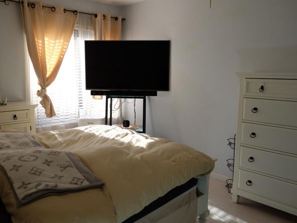 2701 Lone Bluff Way 18, San Jose CA 95111