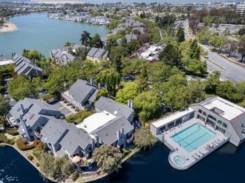 919 Shoreline Drive