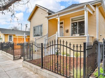 85 Oak Street
