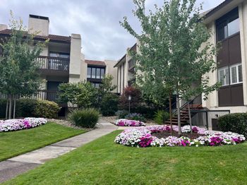 226 W Edith Avenue