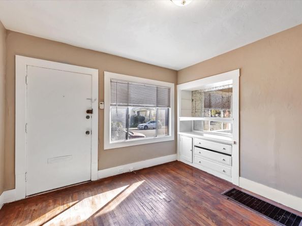 6033 Foothill Boulevard, Oakland CA 94605