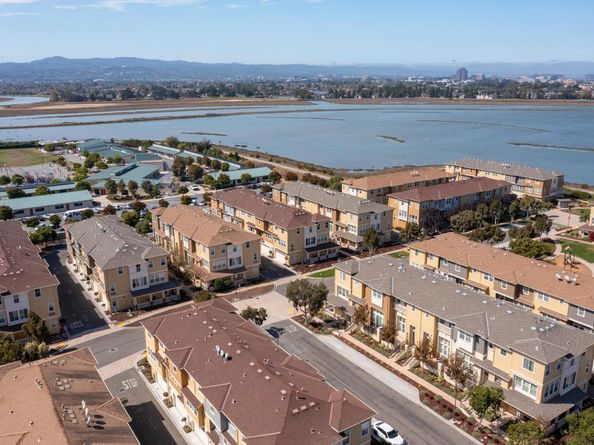 31 Bremerton Circle, Redwood Shores CA 94065