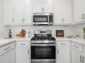 510 Sandlewood Street, Menlo Park CA 94025