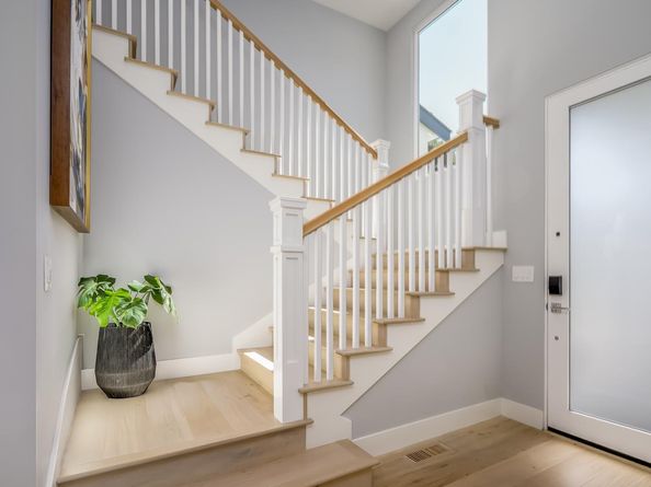 113 Seale Avenue, Palo Alto CA 94301