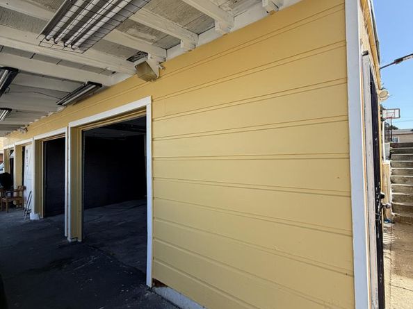 23 Peroly Court, Oakland CA 94601