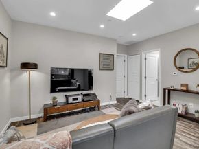Undisclosed Address #ML82040970, Oakland CA 94609