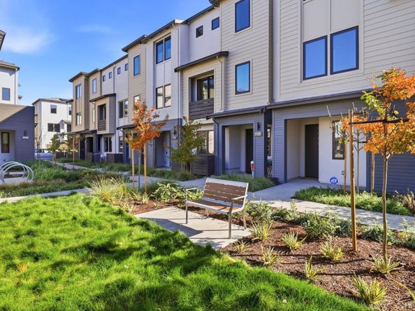 1129 Esther Court, Palo Alto CA 94303