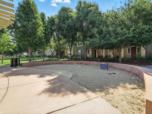 2333 Gibbons Street, Hayward CA 94541