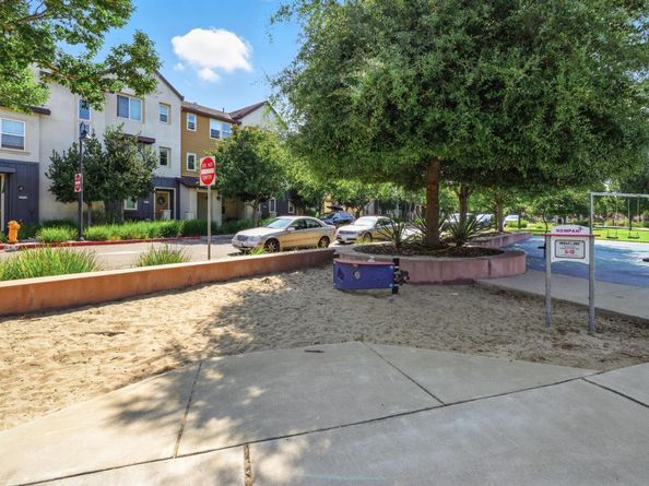 2333 Gibbons Street, Hayward CA 94541