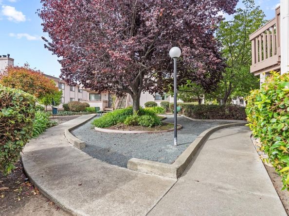 25192 Copa Del Oro Drive 104, Hayward CA 94545