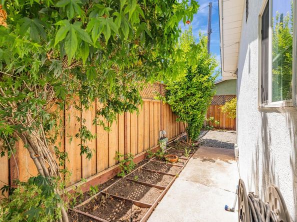 225 W Meadow Drive, Palo Alto CA 94306