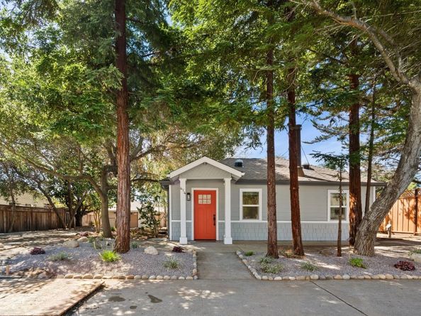 414 Roxas Street, Santa Cruz CA 95062