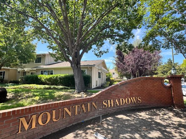 1 Comstock Queen Court, Mountain View CA 94043