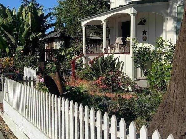 529 Capitola Avenue, Capitola CA 95010