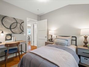 991 Lincoln Avenue, Palo Alto CA 94301